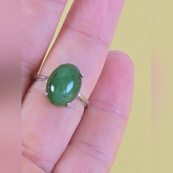 925 Sterling Silver Ring with Natural Jade 10x13mm Gemstone - Picture 9 of 10